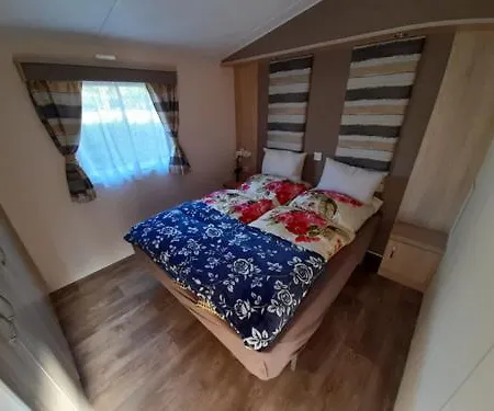 De' Borns Mobielhome Tatil Evi Rheinsberg